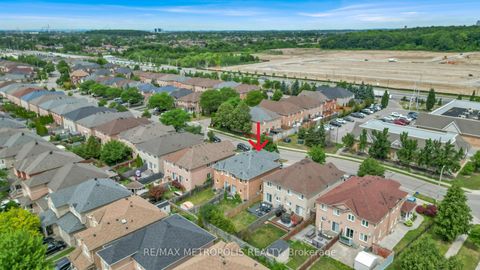 Photo 22 at 15 Royal Appian Crescent, Patterson, Vaughan