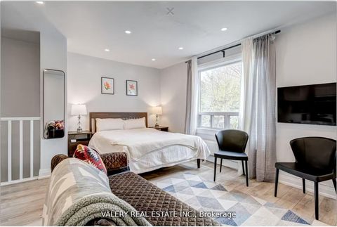 Photo 7 at 204 Oakcrest Avenue, Danforth, Toronto