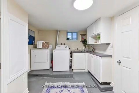 Photo 18 at 204 Oakcrest Avenue, Danforth, Toronto