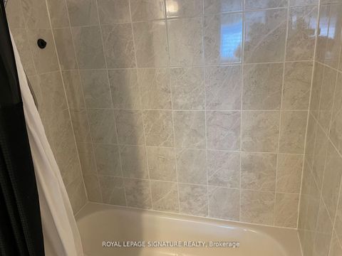 Photo 19 at 11 - 20 Woodstream Drive, Clairville, Toronto