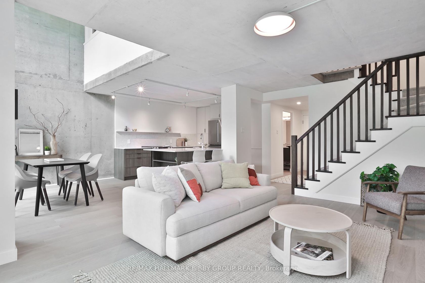 330 - 954 King Street W, Niagara, Toronto 
