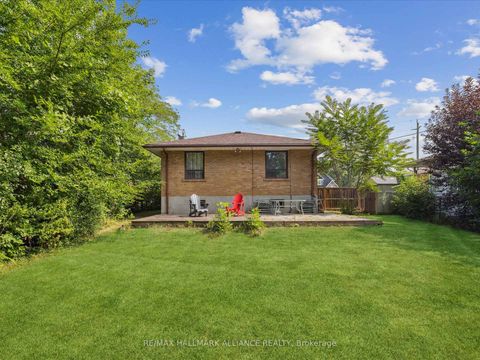 Photo 3 at 300 Burton Road, WO West, Oakville