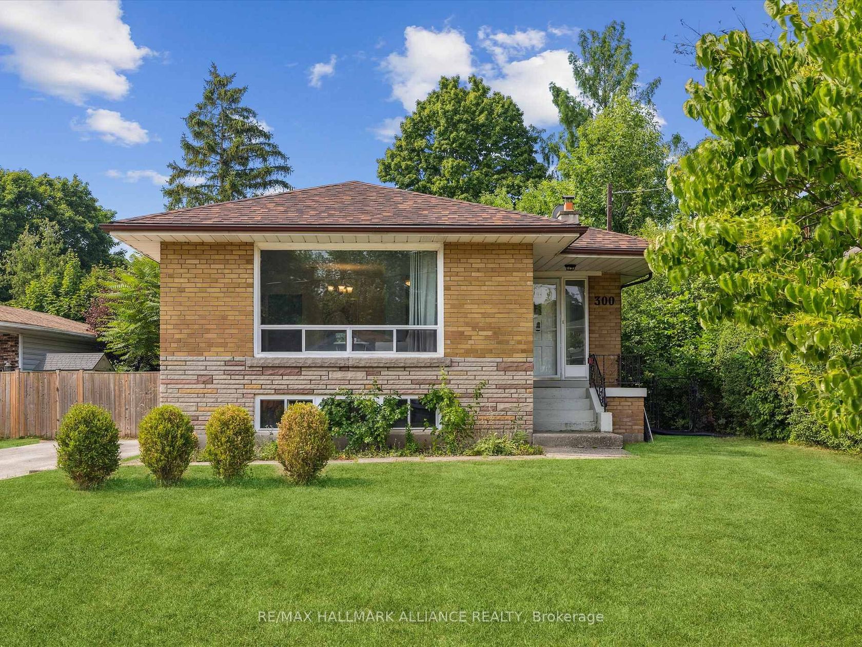 300 Burton Road, WO West, Oakville 