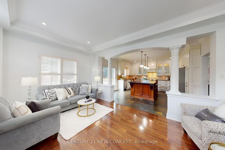 Photo 3 at 964 Queen Street W, Lorne Park, Mississauga