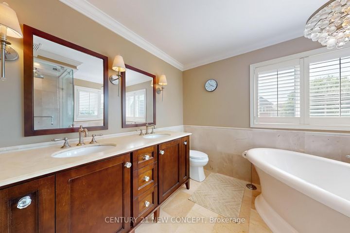 Photo 16 at 964 Queen Street W, Lorne Park, Mississauga