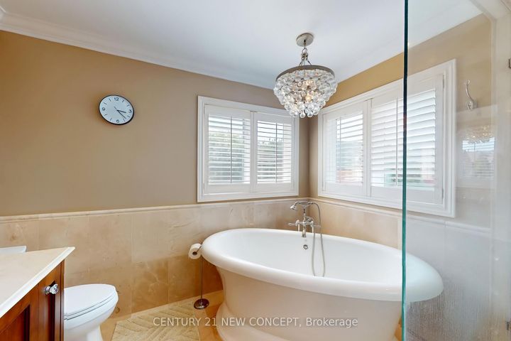 Photo 17 at 964 Queen Street W, Lorne Park, Mississauga