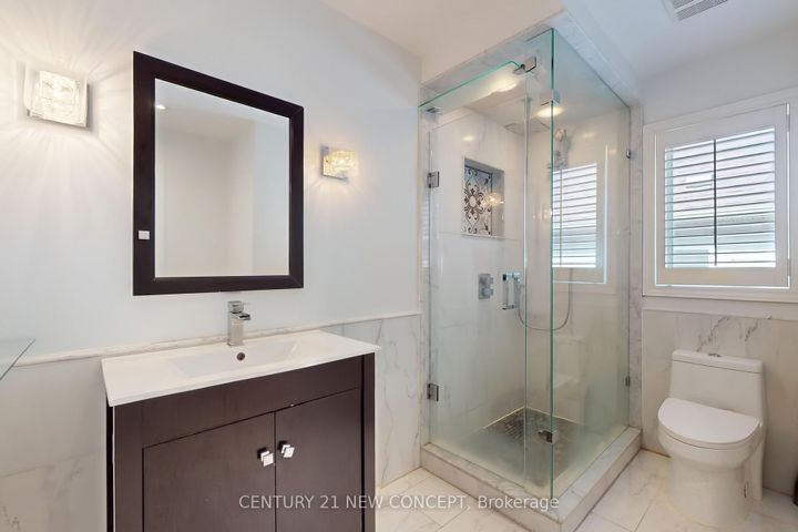 Photo 25 at 964 Queen Street W, Lorne Park, Mississauga