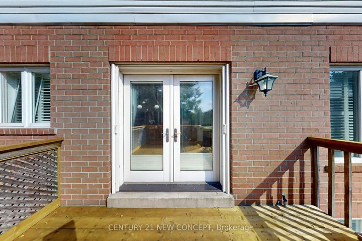 Photo 31 at 964 Queen Street W, Lorne Park, Mississauga