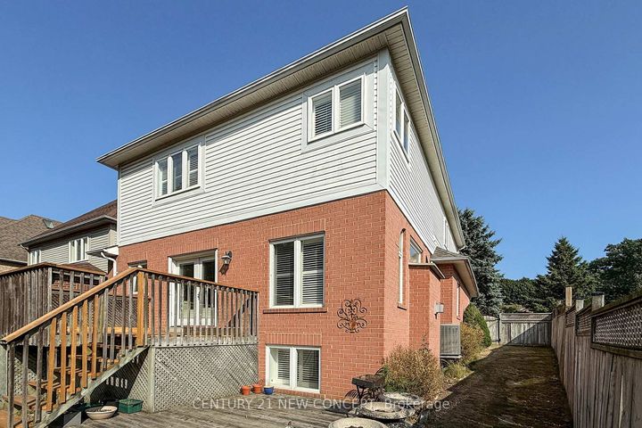 Photo 34 at 964 Queen Street W, Lorne Park, Mississauga