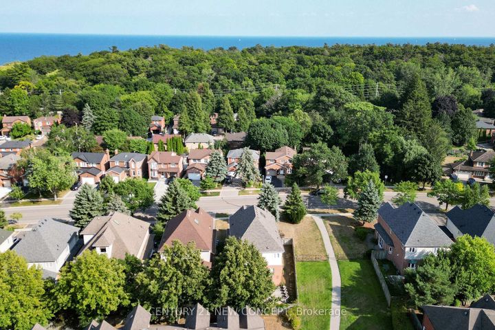 Photo 37 at 964 Queen Street W, Lorne Park, Mississauga
