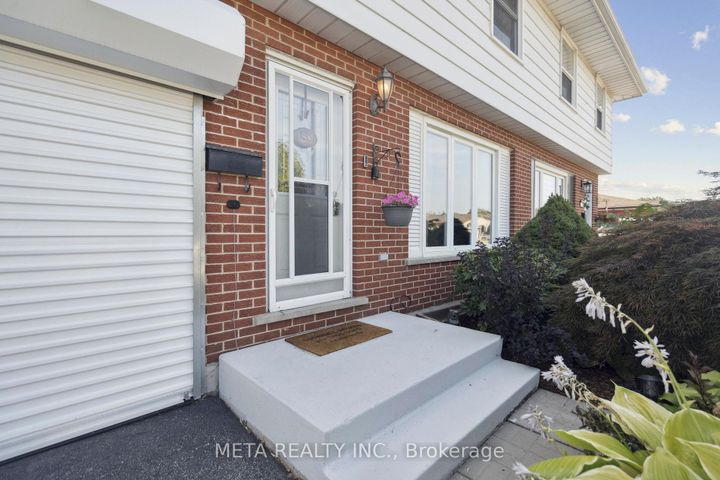 Photo 1 at 159 St. Andrews Drive, Vincent, Hamilton
