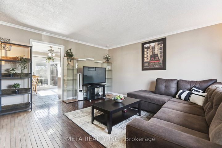 Photo 2 at 159 St. Andrews Drive, Vincent, Hamilton