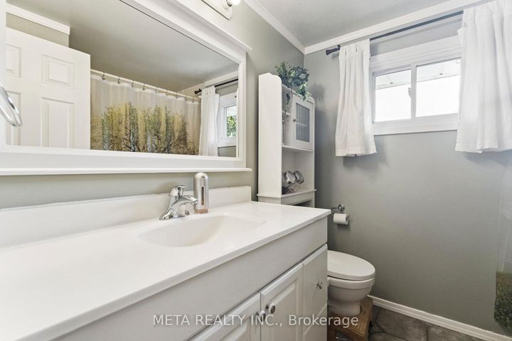 Photo 18 at 159 St. Andrews Drive, Vincent, Hamilton