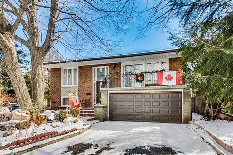 Photo 1 at 7 Riverside Drive, Humber Summit, Toronto