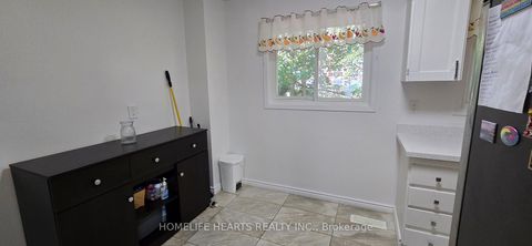 Photo 10 at 24 - 152 Homestead Road, West Hill, Toronto