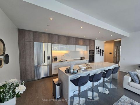 Photo 2 at 6503 - 10 York Street, Waterfront Communities C1, Toronto