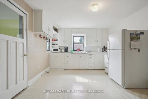 Photo 4 at 601 Pharmacy Avenue, Birchmount, Toronto