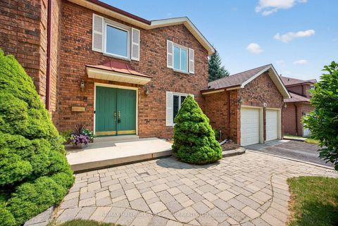 Photo 1 at 64 Craigleith Crescent, Oak Ridges Lake Wilcox, Richmond Hill