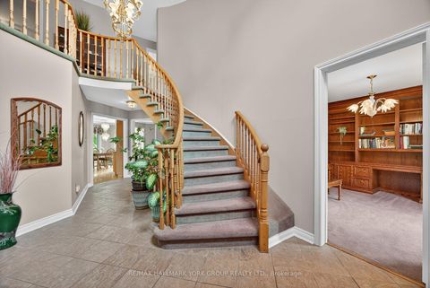 Photo 3 at 64 Craigleith Crescent, Oak Ridges Lake Wilcox, Richmond Hill