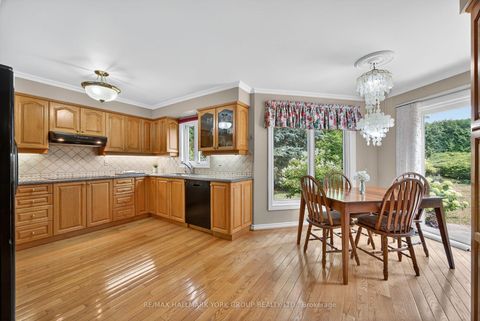 Photo 9 at 64 Craigleith Crescent, Oak Ridges Lake Wilcox, Richmond Hill