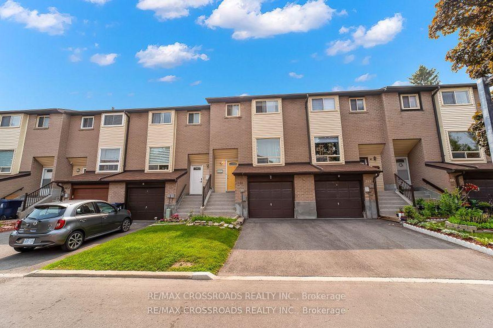 299 - 55 Collinsgrove Road, West Hill, Toronto by Loree Meneguzzi Real Estate 299 - 55 Collinsgrove Road, West Hill, Toronto