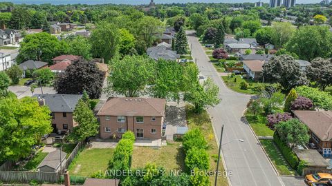 Photo 5 at 82 Minerva Avenue, Cliffcrest, Toronto