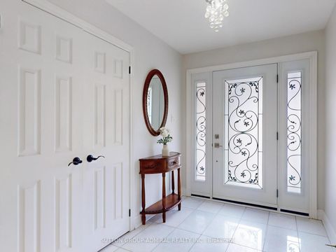 Photo 2 at 160 Marwood Place, Maple, Vaughan