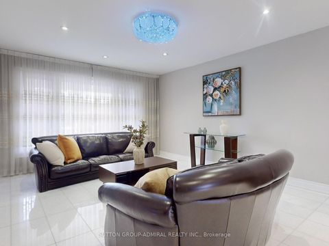 Photo 3 at 160 Marwood Place, Maple, Vaughan