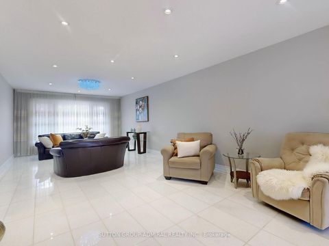 Photo 4 at 160 Marwood Place, Maple, Vaughan