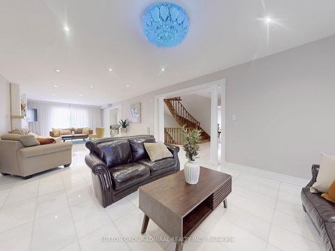 Photo 8 at 160 Marwood Place, Maple, Vaughan