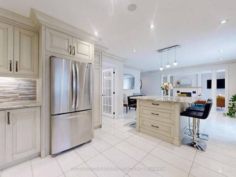 Photo 9 at 160 Marwood Place, Maple, Vaughan
