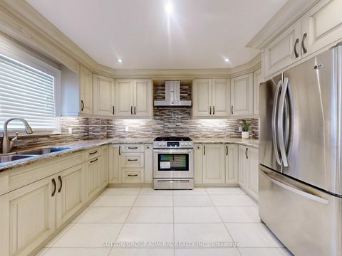 Photo 10 at 160 Marwood Place, Maple, Vaughan