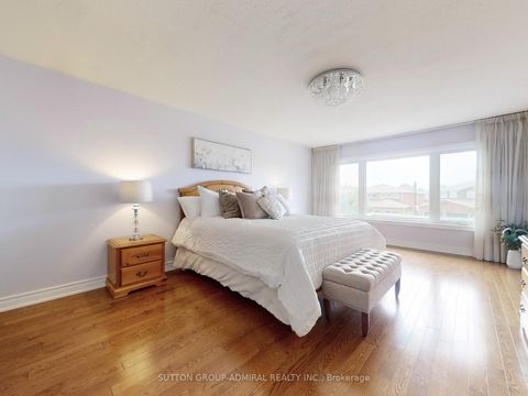 Photo 19 at 160 Marwood Place, Maple, Vaughan