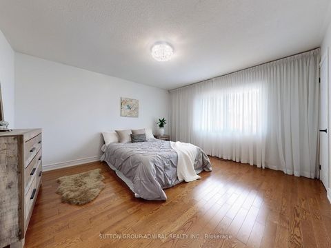Photo 21 at 160 Marwood Place, Maple, Vaughan