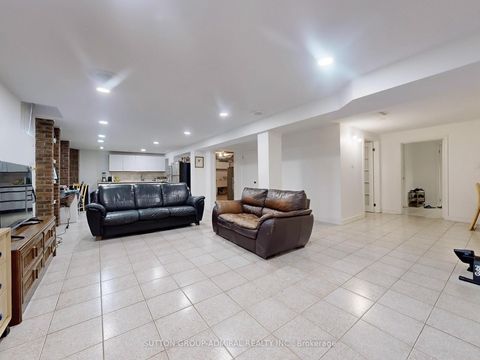 Photo 23 at 160 Marwood Place, Maple, Vaughan