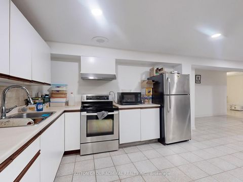 Photo 25 at 160 Marwood Place, Maple, Vaughan