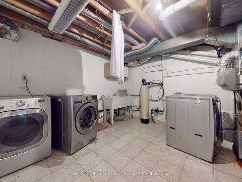 Photo 27 at 160 Marwood Place, Maple, Vaughan