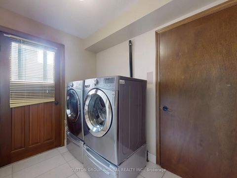 Photo 32 at 160 Marwood Place, Maple, Vaughan