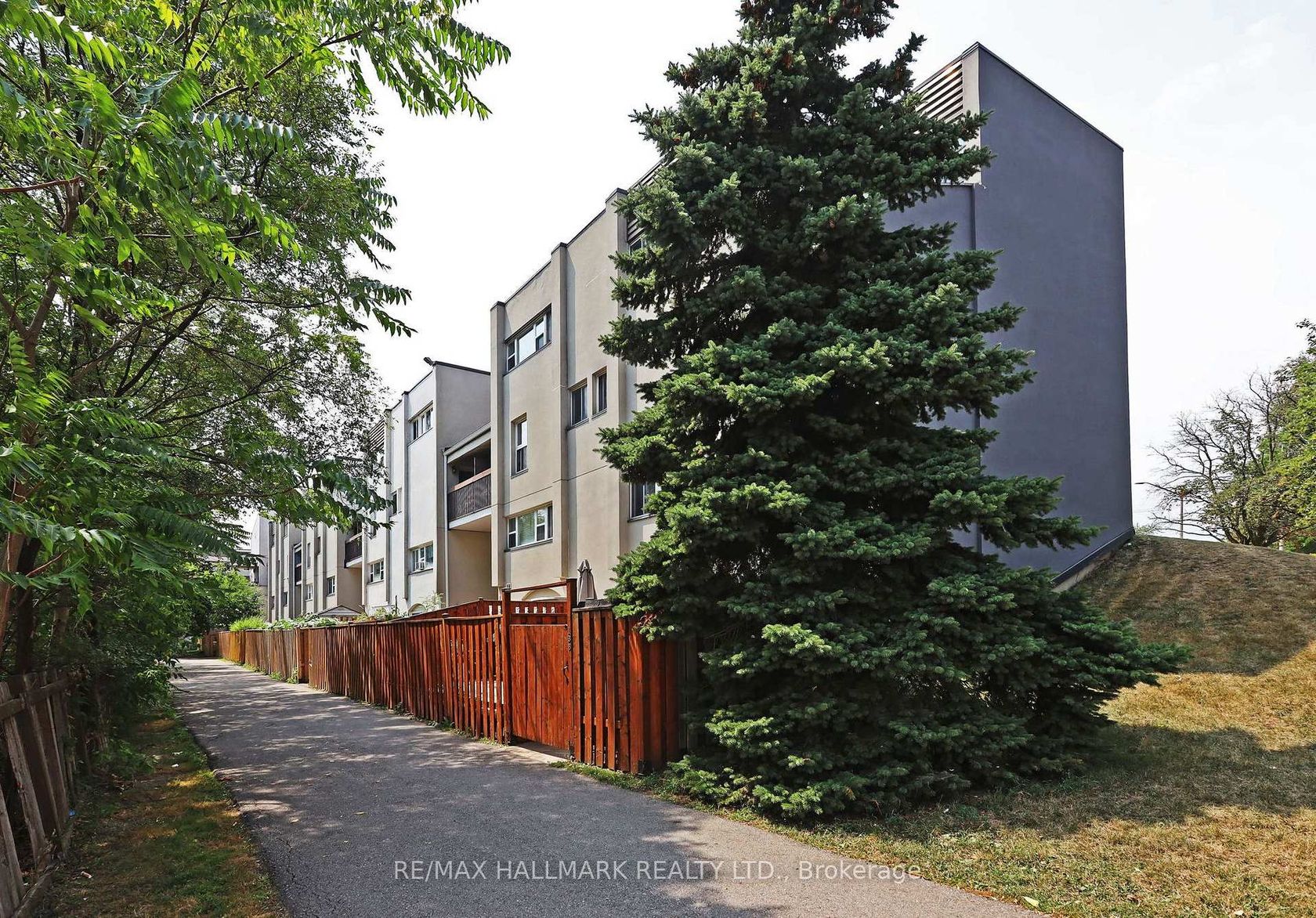 130 - 3040 Constitution Boulevard, Applewood, Mississauga 