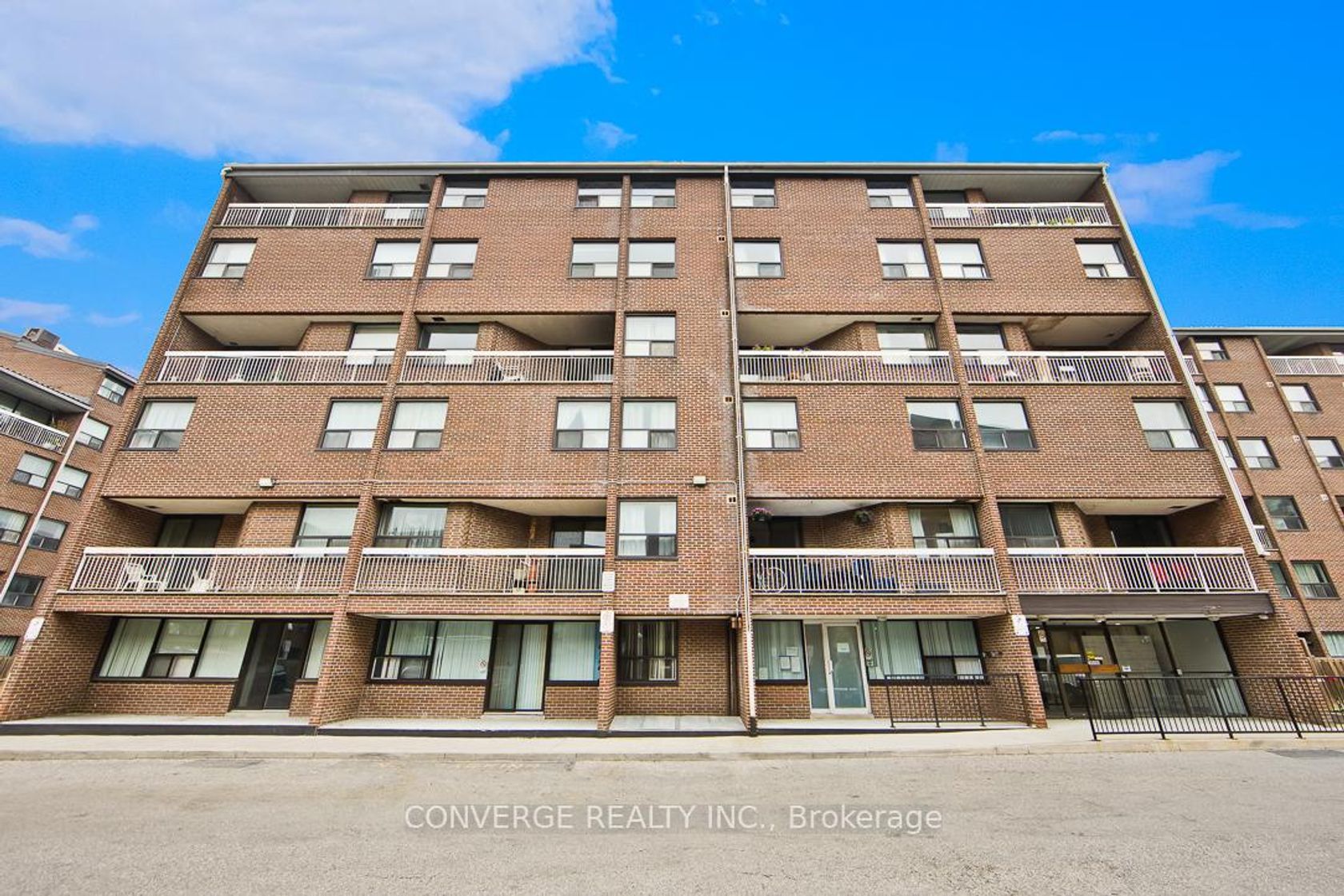 406 - 4062 Lawrence Avenue E, West Hill, Toronto by Loree Meneguzzi Real Estate 406 - 4062 Lawrence Avenue E, West Hill, Toronto