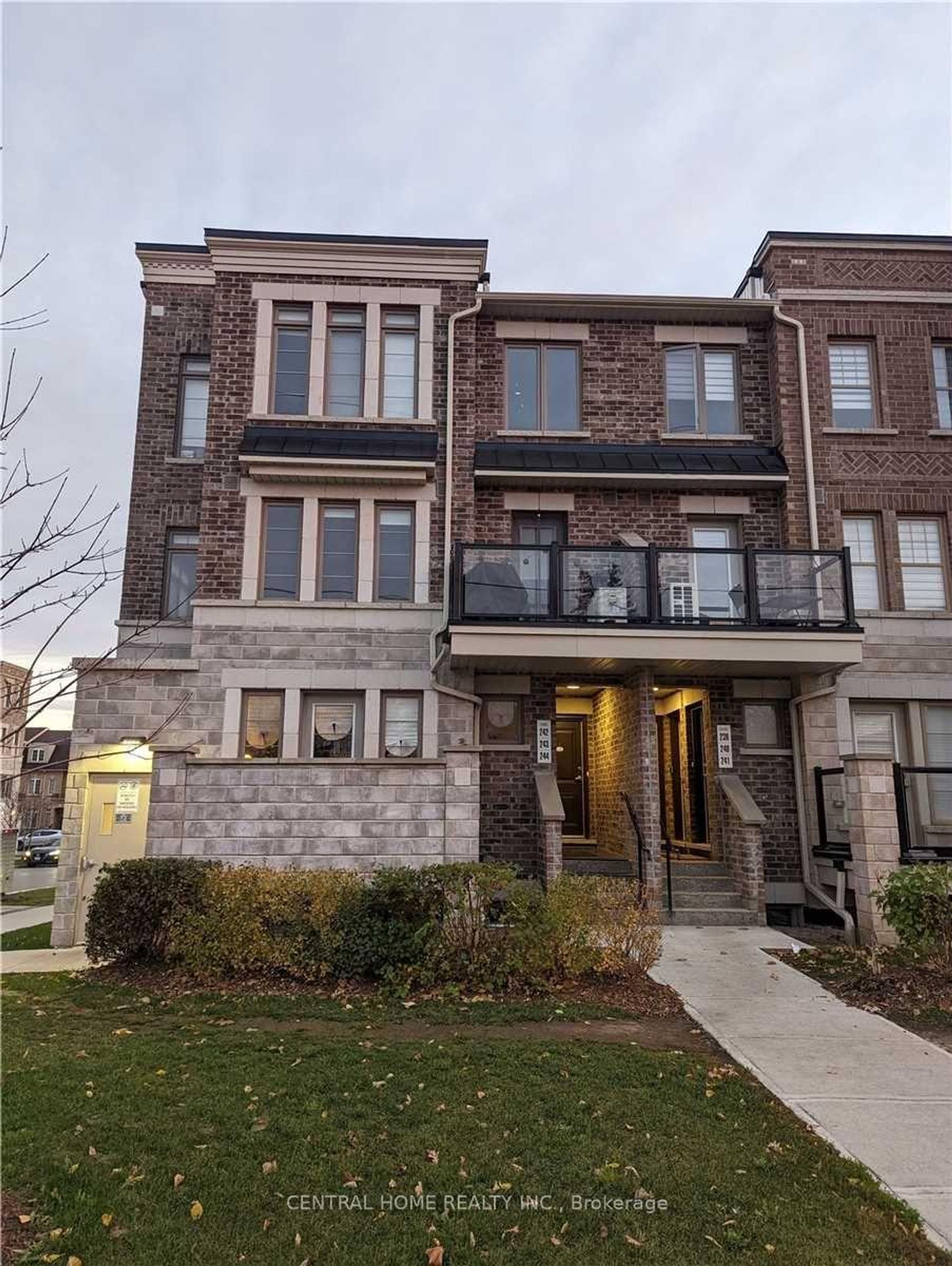 241 - 2355 Sheppard Avenue W, Pelmo Park W5, Toronto 