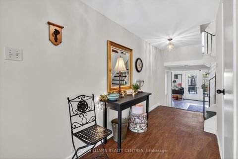 Photo 3 at 80 Poplar Crescent, Aurora Highlands, Aurora