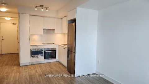 Photo 4 at 2811 - 99 Broadway Avenue, Mount Pleasant West, Toronto
