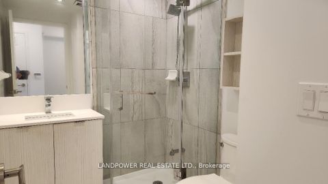 Photo 11 at 2811 - 99 Broadway Avenue, Mount Pleasant West, Toronto