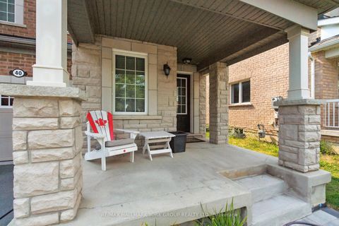 Photo 3 at 40 Hutt Crescent, Bayview Northeast, Aurora
