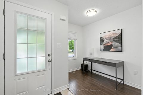 Photo 4 at 40 Hutt Crescent, Bayview Northeast, Aurora