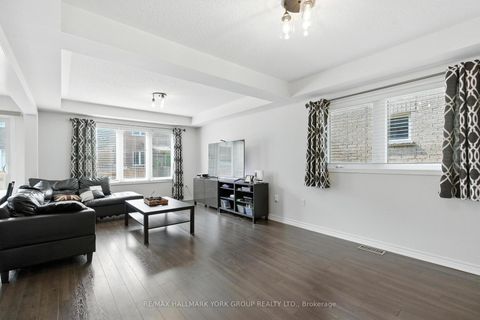 Photo 8 at 40 Hutt Crescent, Bayview Northeast, Aurora