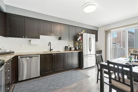 Photo 13 at 40 Hutt Crescent, Bayview Northeast, Aurora