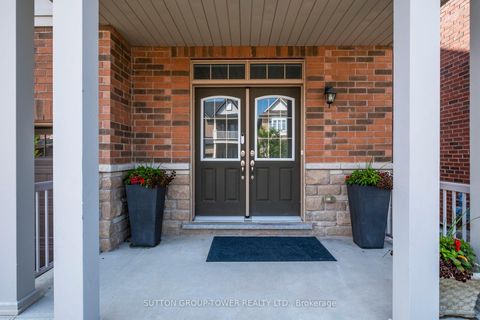 Photo 2 at 10 Alistair Crescent, Kleinburg, Vaughan