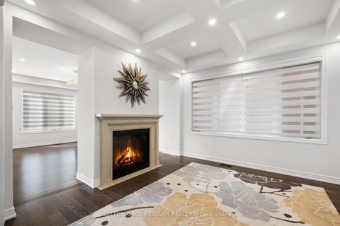 Photo 5 at 10 Alistair Crescent, Kleinburg, Vaughan